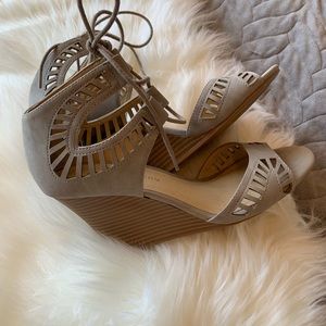 Women’s lace up wedge sandal